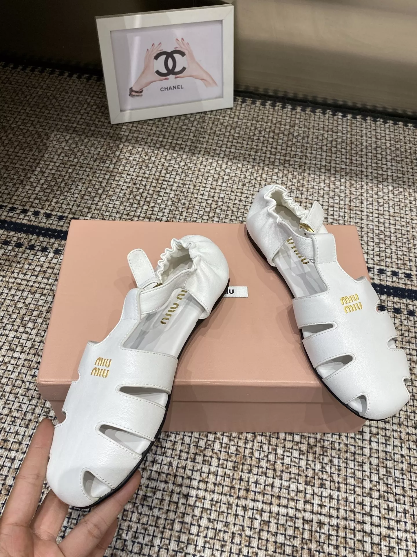 미우미우 로마 스타일 위빙 샌들 상세 이미지 3