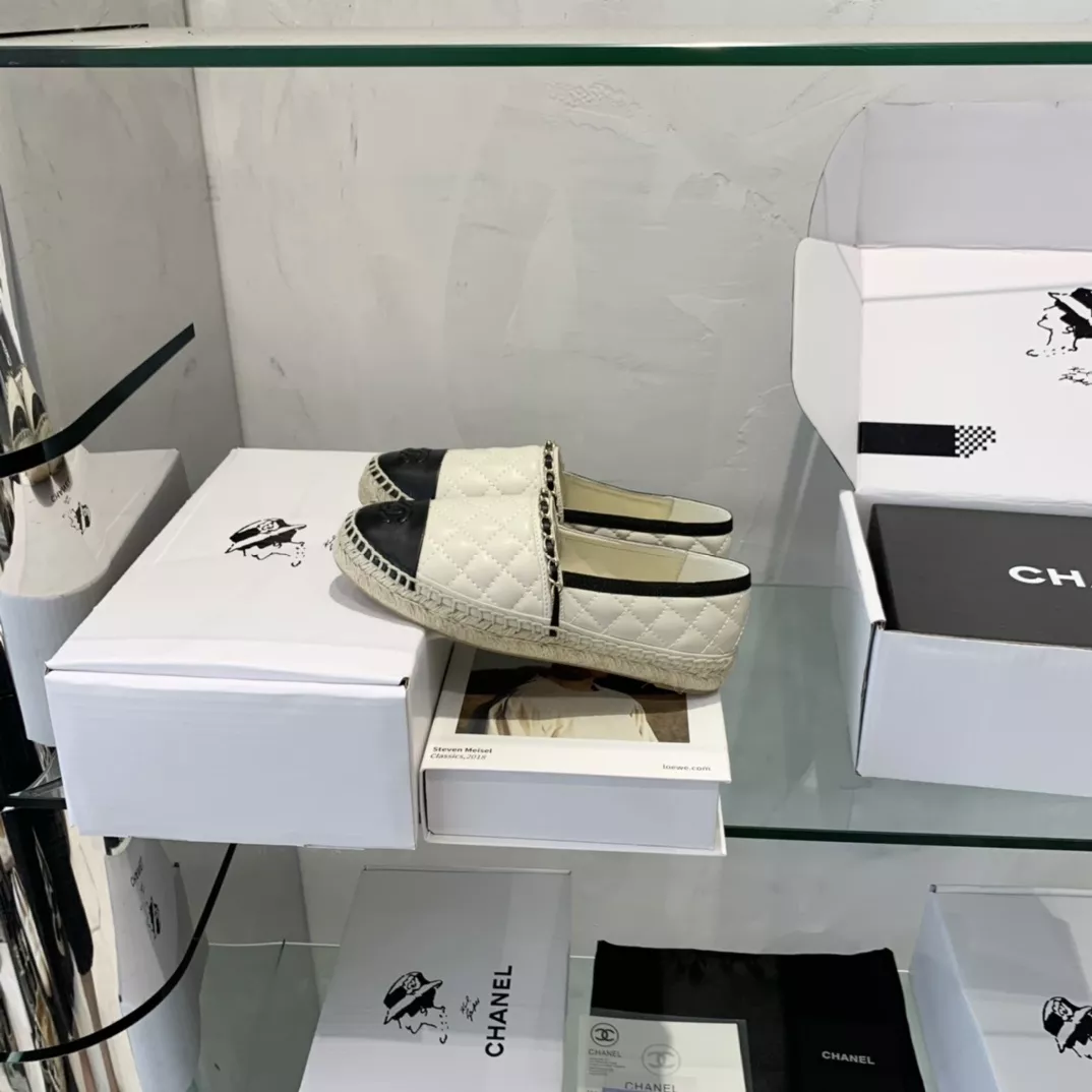 샤넬 퀼팅 배색 캐주얼 슈즈 상세 이미지 5