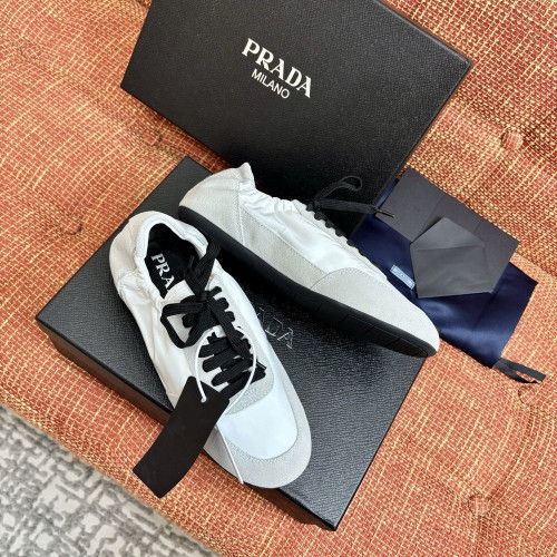 프라다 스웨이드 독일군 스타일 스니커즈