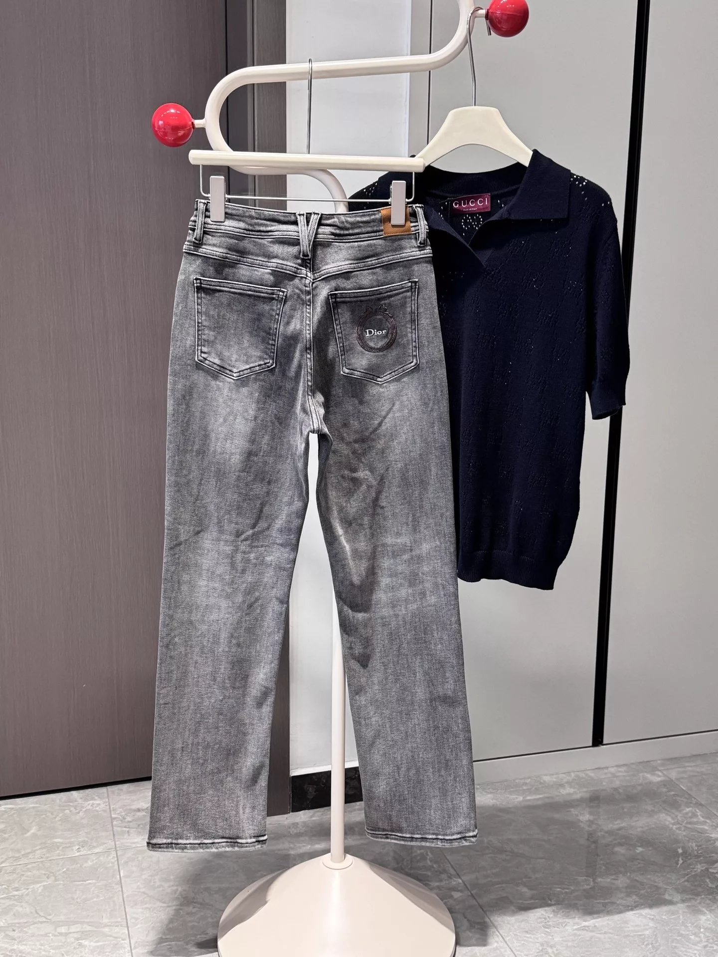 디올 자수 로고 워싱 데님 팬츠 상세 이미지 3