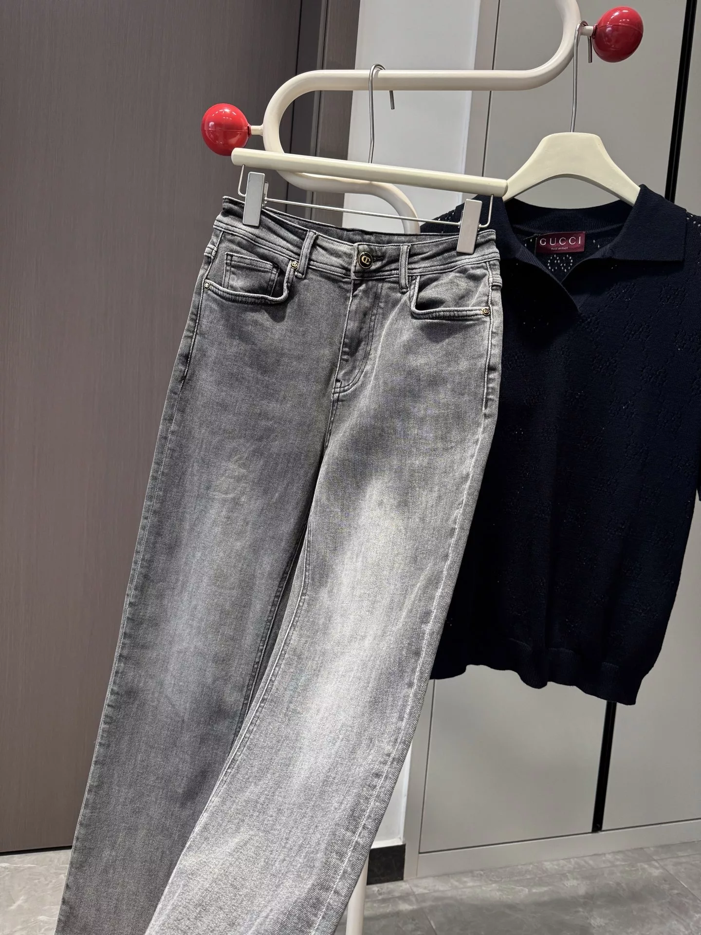디올 자수 로고 워싱 데님 팬츠 상세 이미지 8