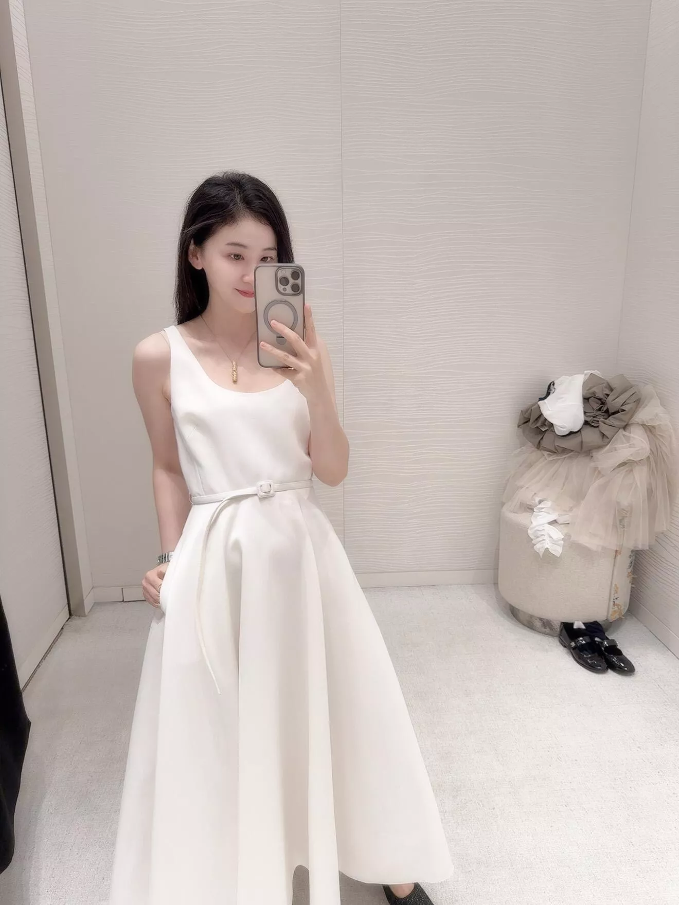 디올 U넥 벨트 슬리브리스 원피스 상세 이미지 46