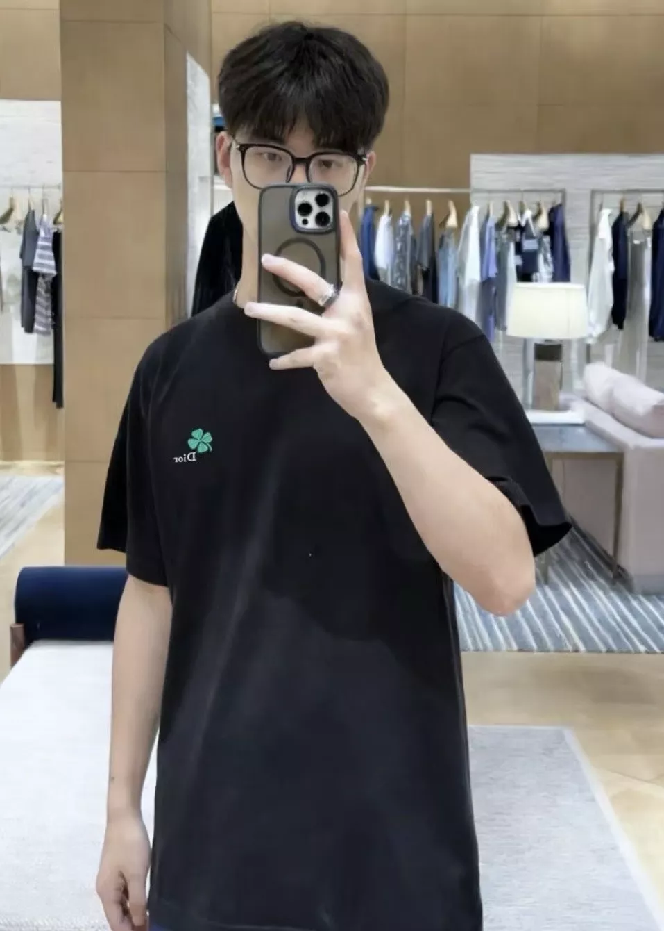 디올 클로버 자수 코튼 반소매 티셔츠 상세 이미지 28