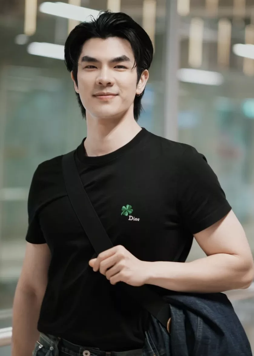 디올 클로버 자수 코튼 반소매 티셔츠 상세 이미지 33