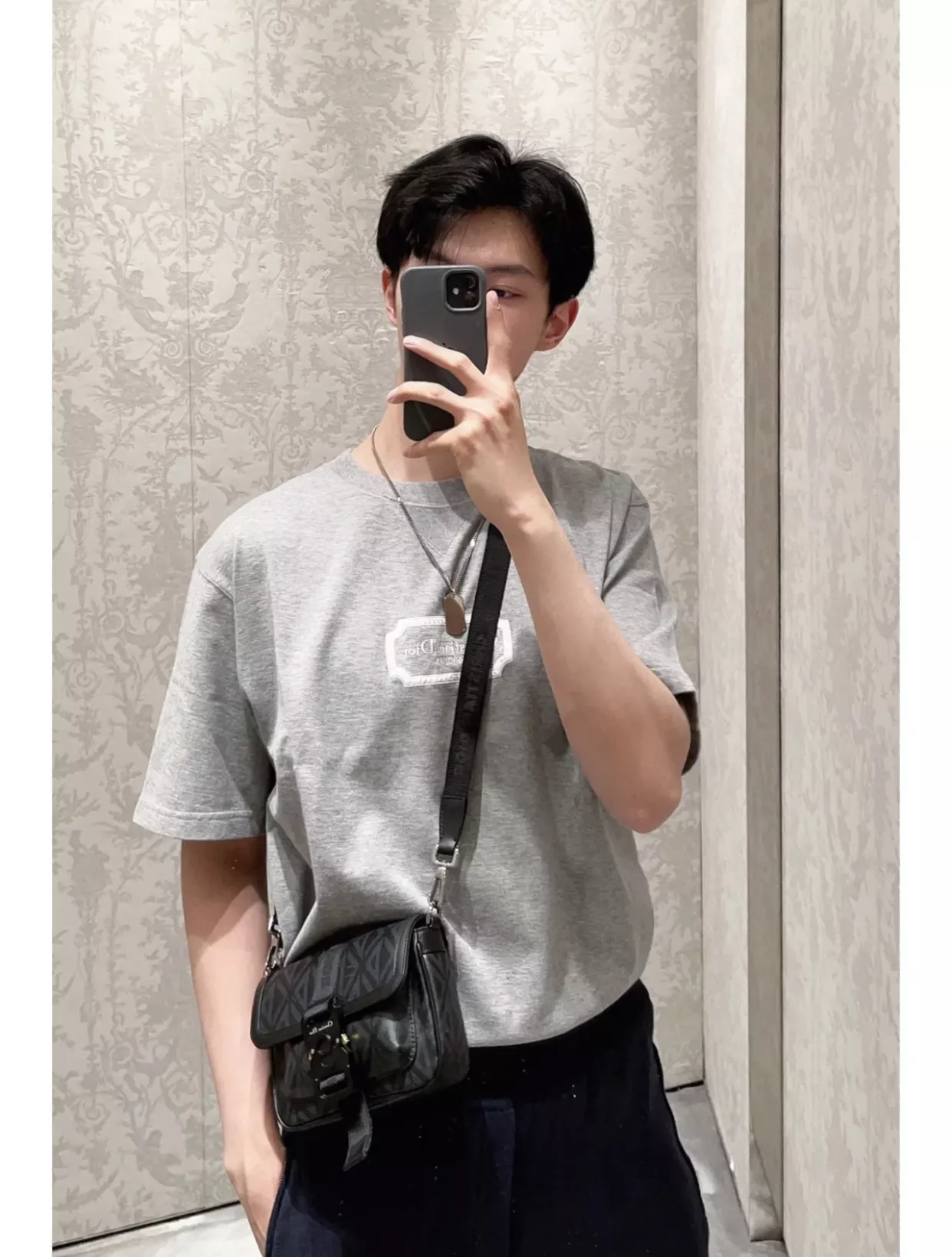 디올 자수 로고 루즈핏 코튼 반팔 티셔츠 상세 이미지 21