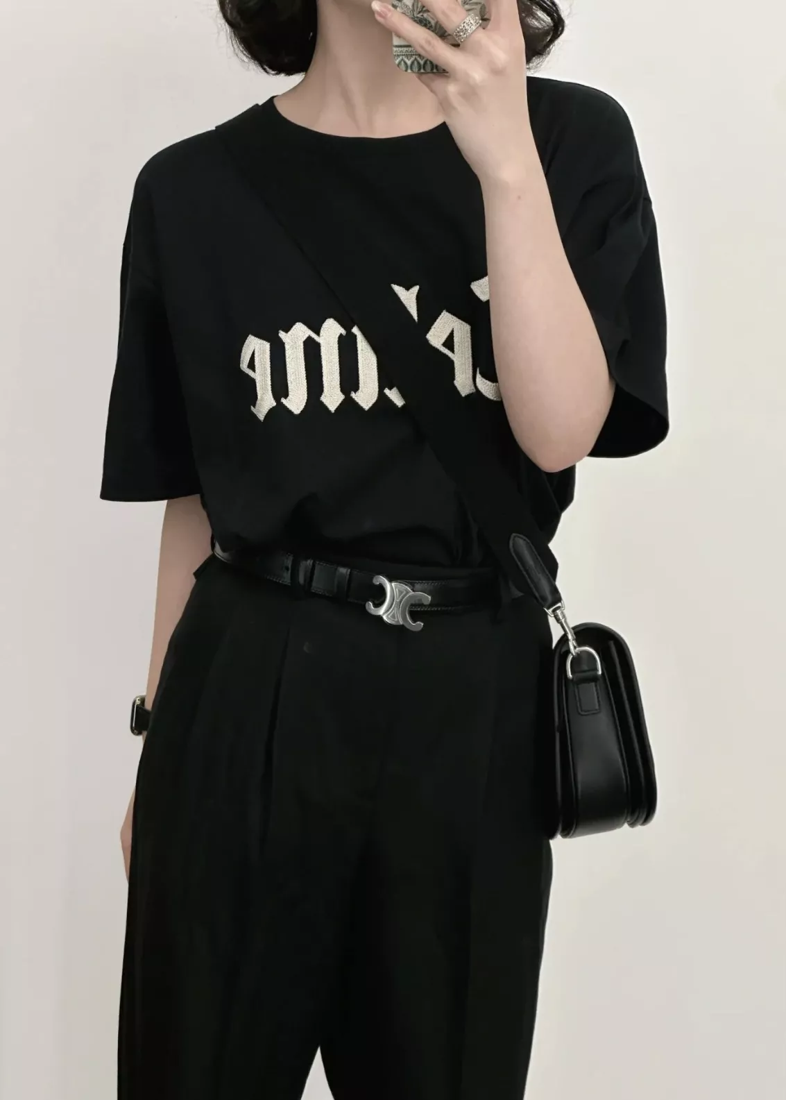 셀린느 고딕 로고 자수 코튼 루즈핏 반팔 상세 이미지 27