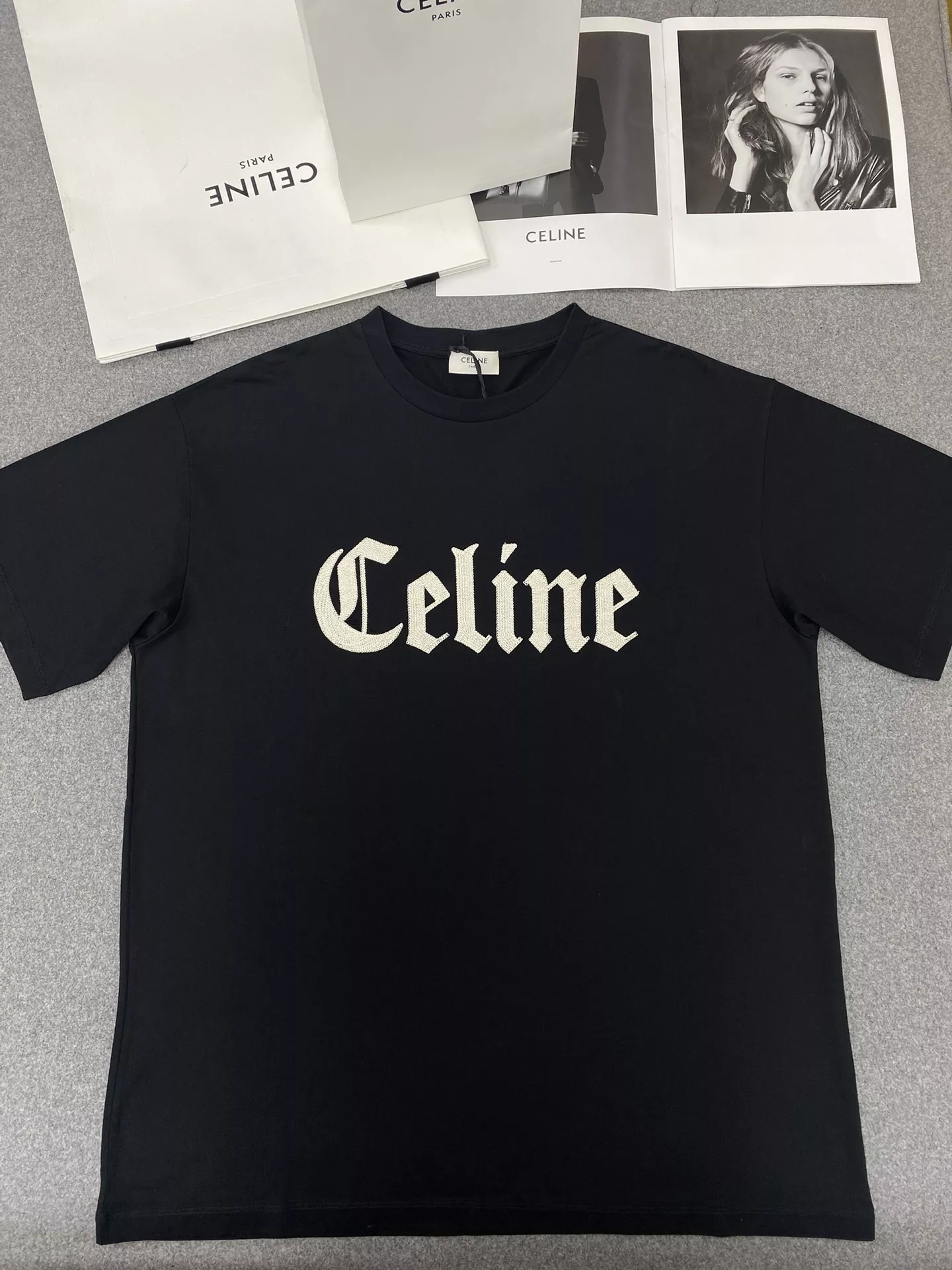 셀린느 고딕 로고 자수 코튼 루즈핏 반팔 상세 이미지 2