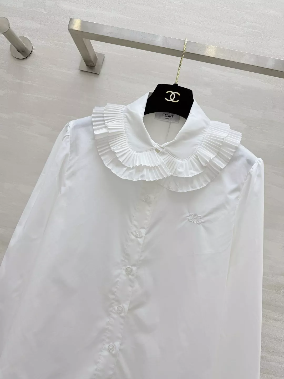 셀린느 프릴 카라 화이트 자수 블라우스 상세 이미지 2