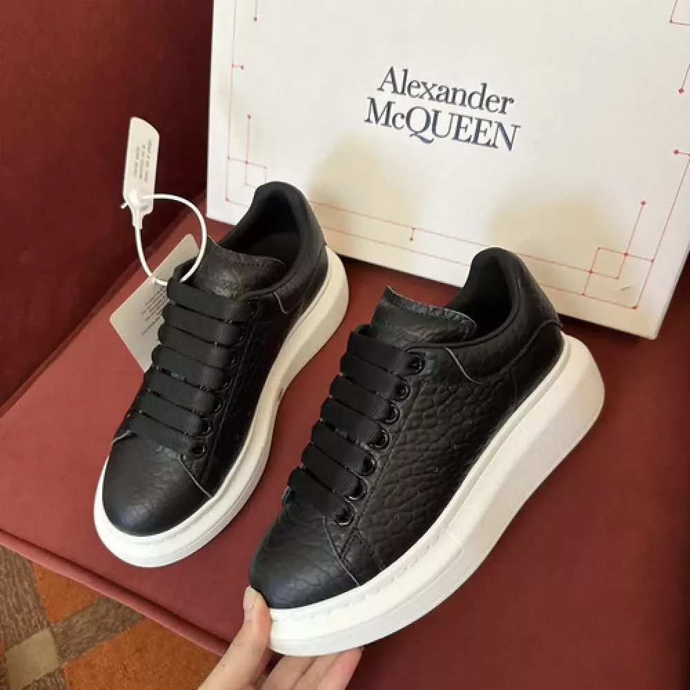 알렉산더맥퀸 클래식 레더 캐주얼 스니커즈
