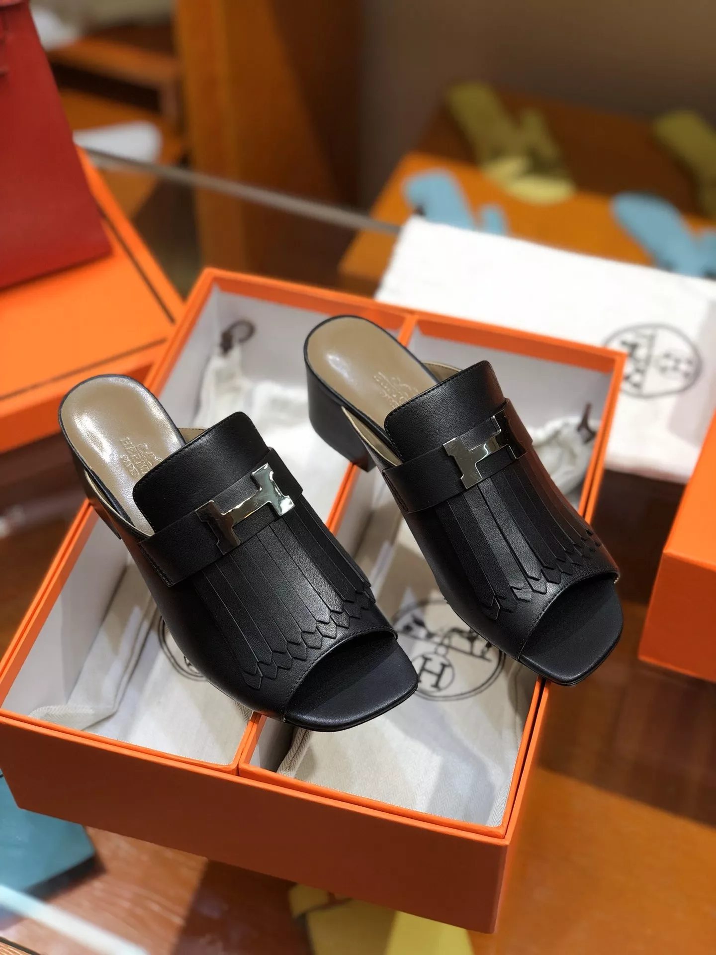 에르메스 태슬 디테일 가죽 슬리퍼 상세 이미지 6