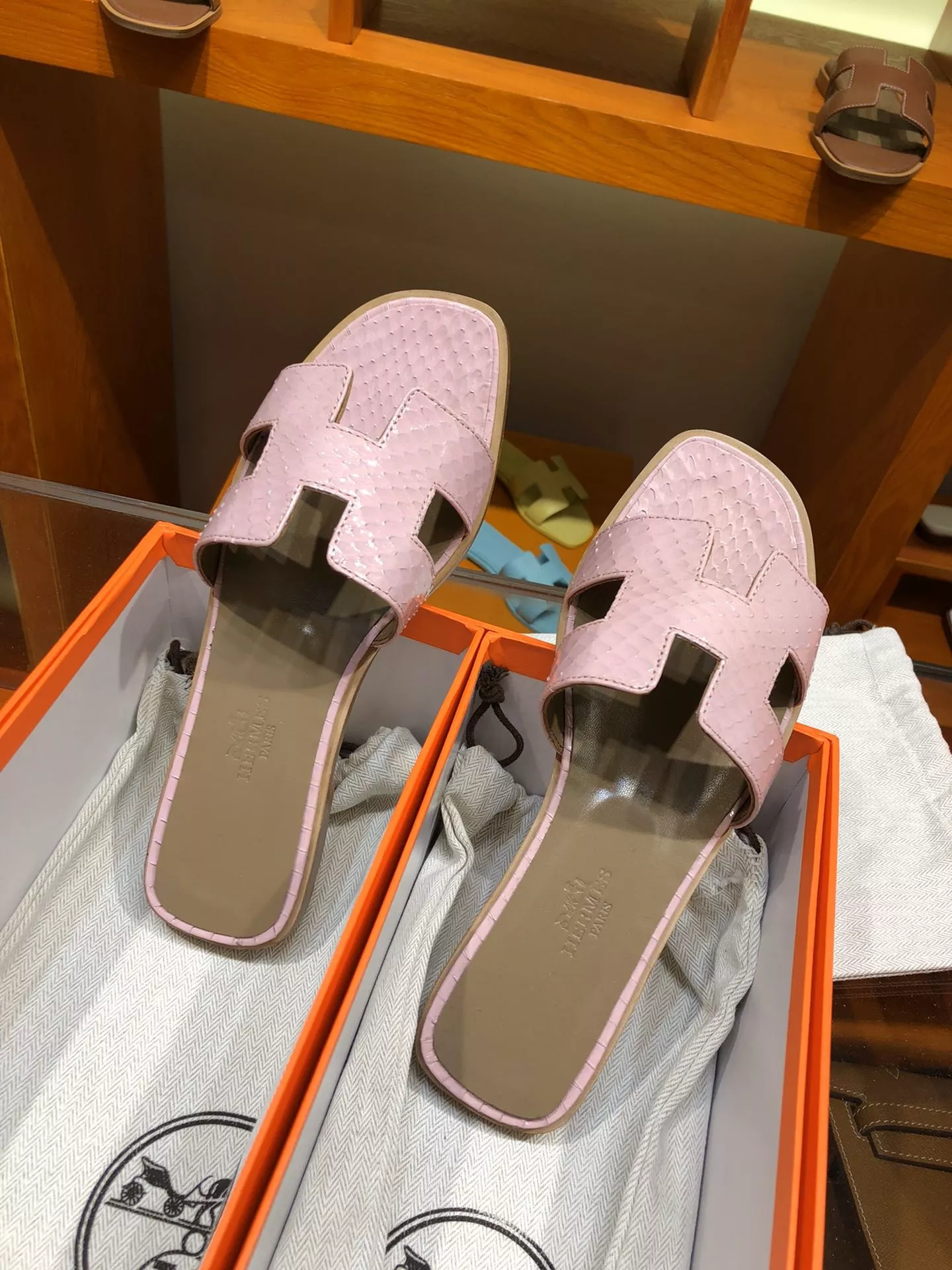 에르메스 오란 스타일 파이톤 레더 슬리퍼 상세 이미지 4