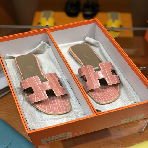 에르메스 크로커다일 패턴 H 슬리퍼