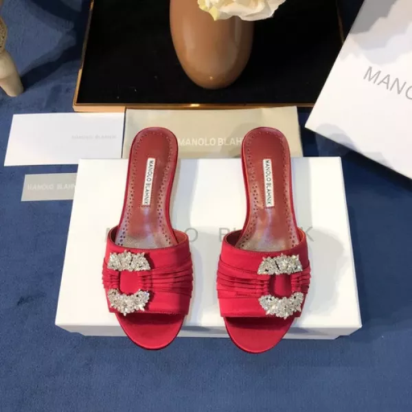 마놀로블라닉 레이저 펀칭 장식 슬리퍼