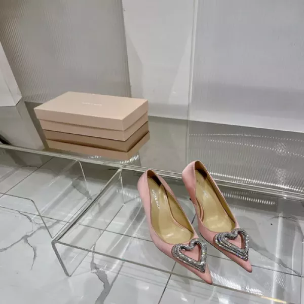 마크앤마크 하트 버클 장식 실크 하이힐