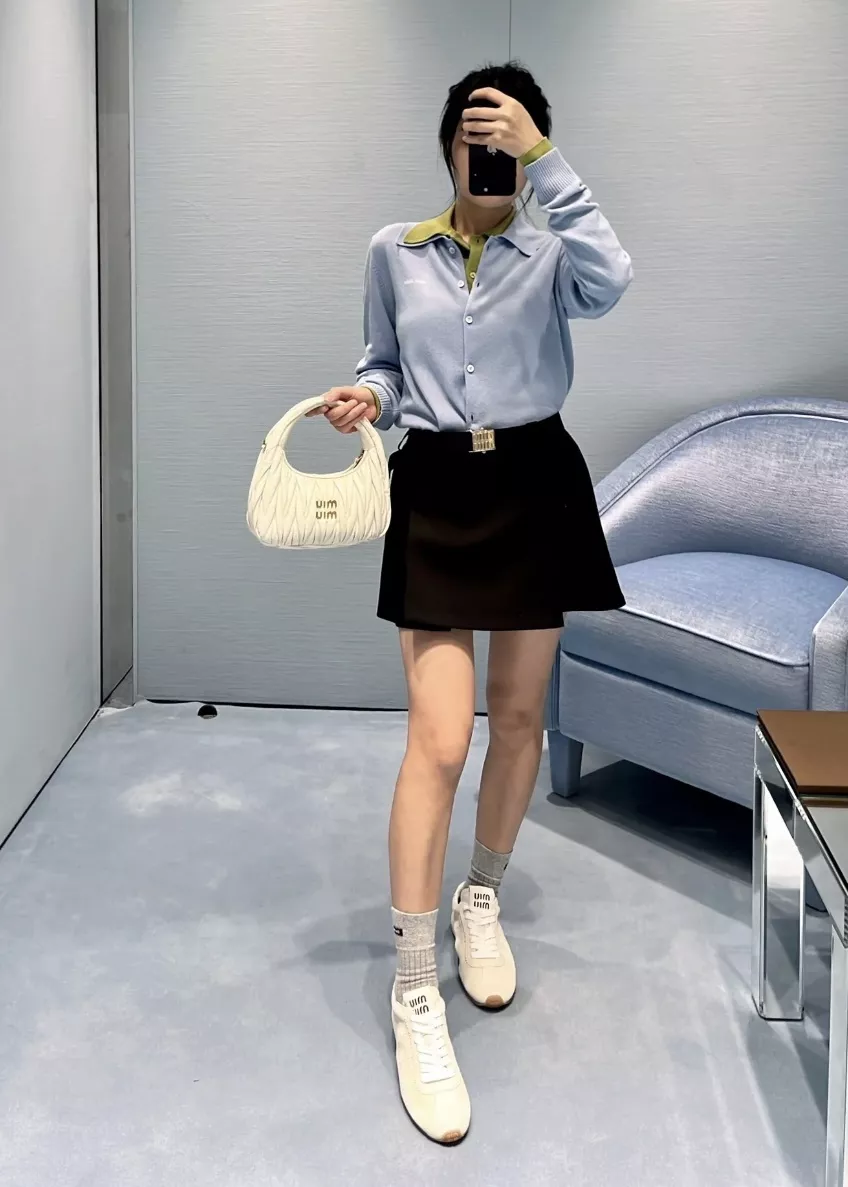 미우미우 로고 벨트 플리츠 미니 스커트 상세 이미지 41