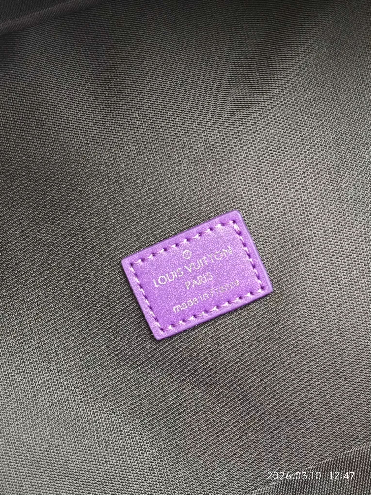 루이비통 디스커버리 모노그램 그라데이션 백팩 상세 이미지 8