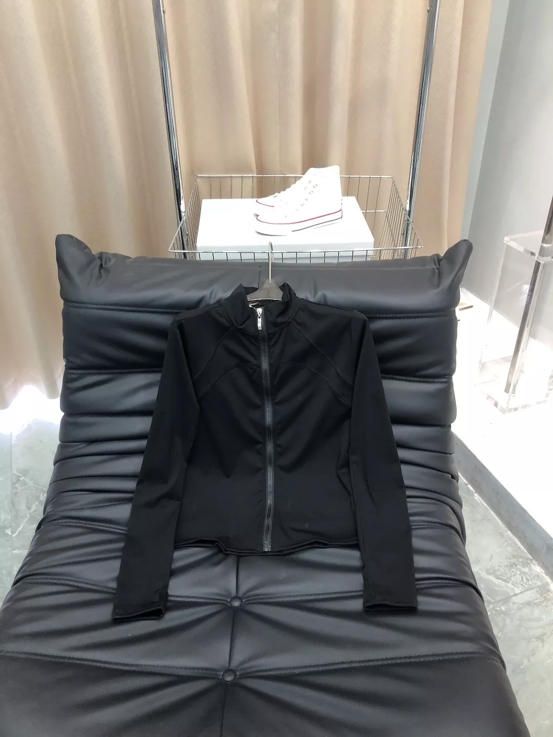 룰루레몬 여성 슬림핏 운동 집업 상의 상세 이미지 4