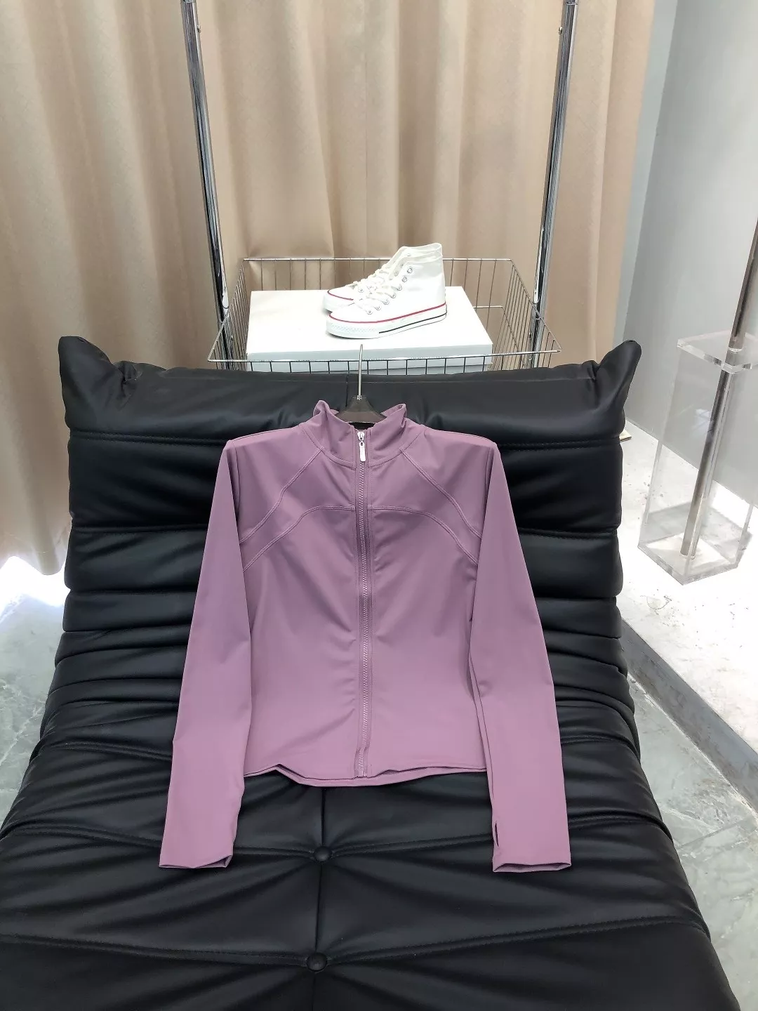 룰루레몬 여성 슬림핏 운동 집업 상의 상세 이미지 2