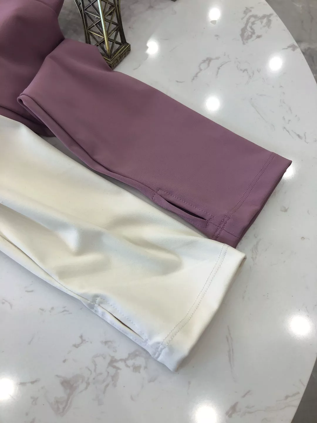 룰루레몬 여성 슬림핏 운동 집업 상의 상세 이미지 17