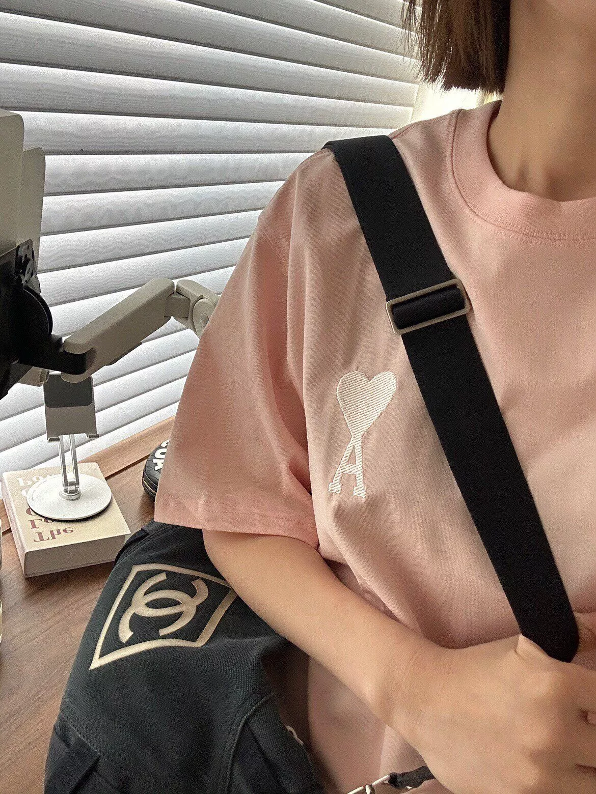 아미 마카롱 컬러 하트 자수 로고 티셔츠 상세 이미지 12