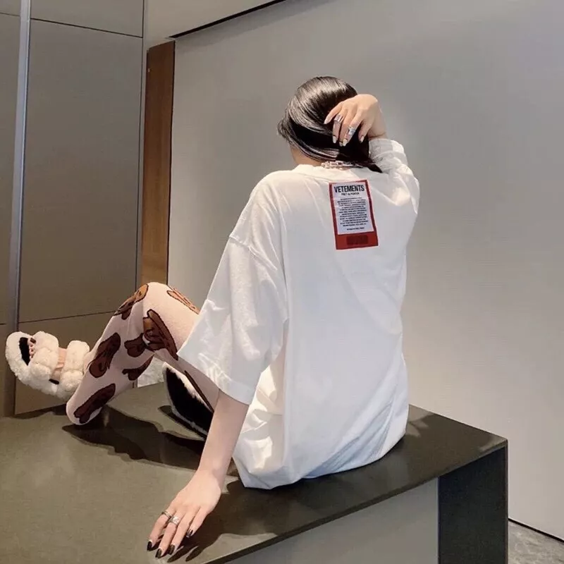 베트멍 레드 블록 로고 포인트 티셔츠 상세 이미지 13