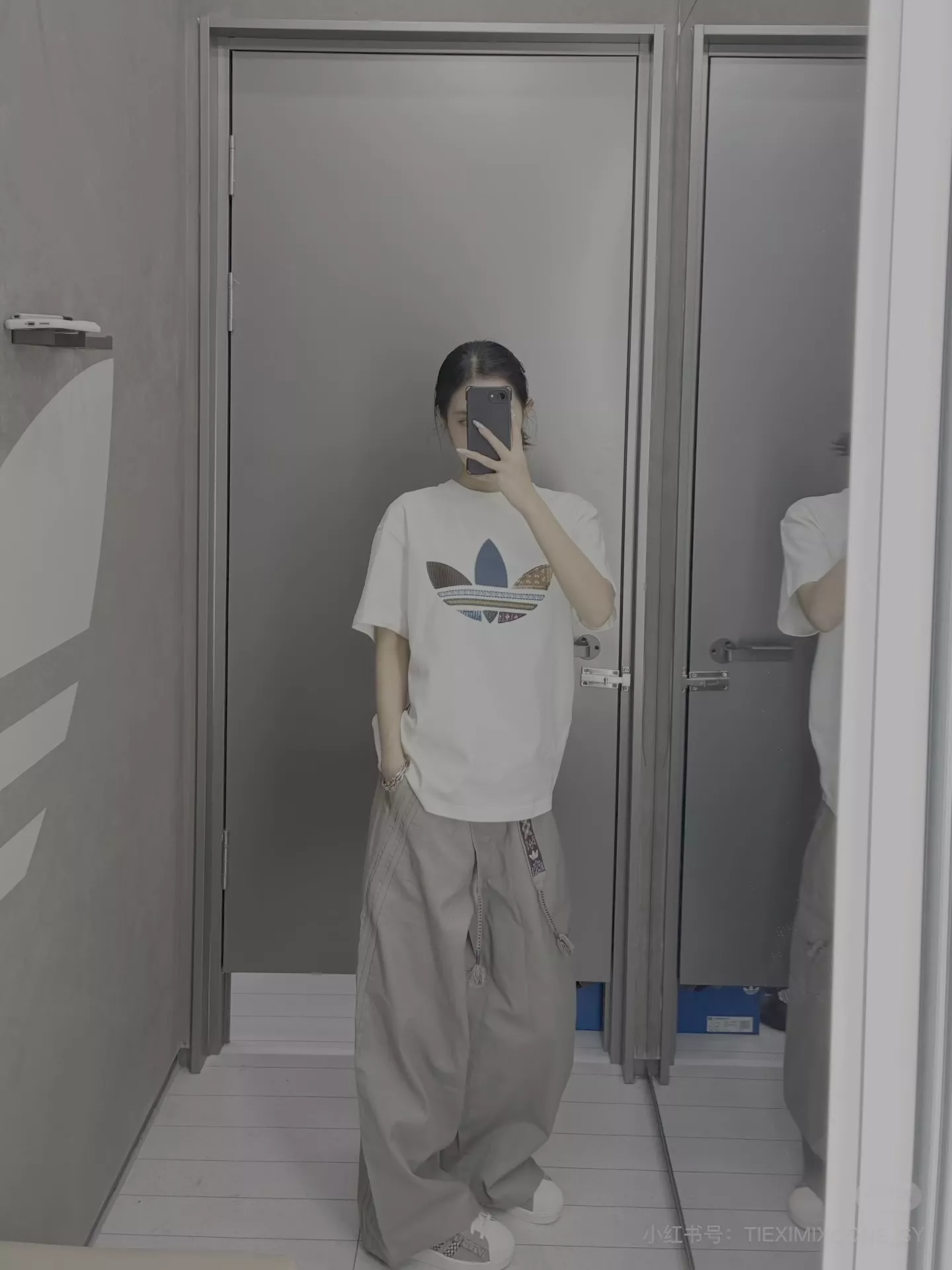 아디다스 투어 티에스 에스 루즈핏 반소매 티셔츠 상세 이미지 24