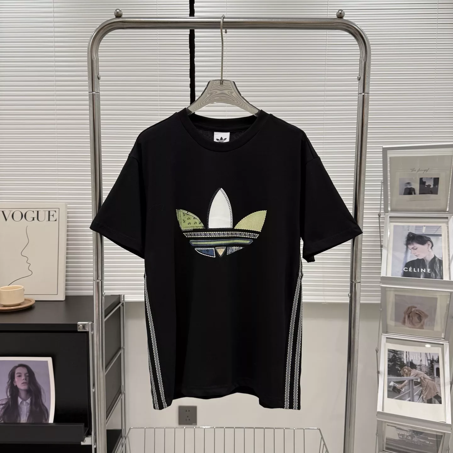 아디다스 투어 티에스 에스 루즈핏 반소매 티셔츠 상세 이미지 3