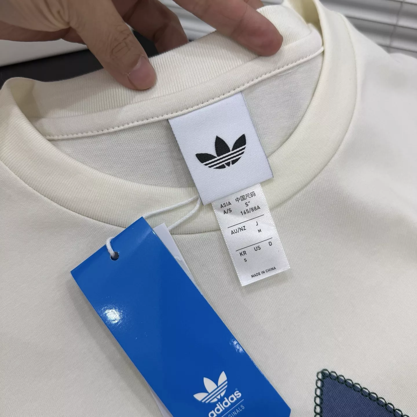 아디다스 투어 티에스 에스 루즈핏 반소매 티셔츠 상세 이미지 7