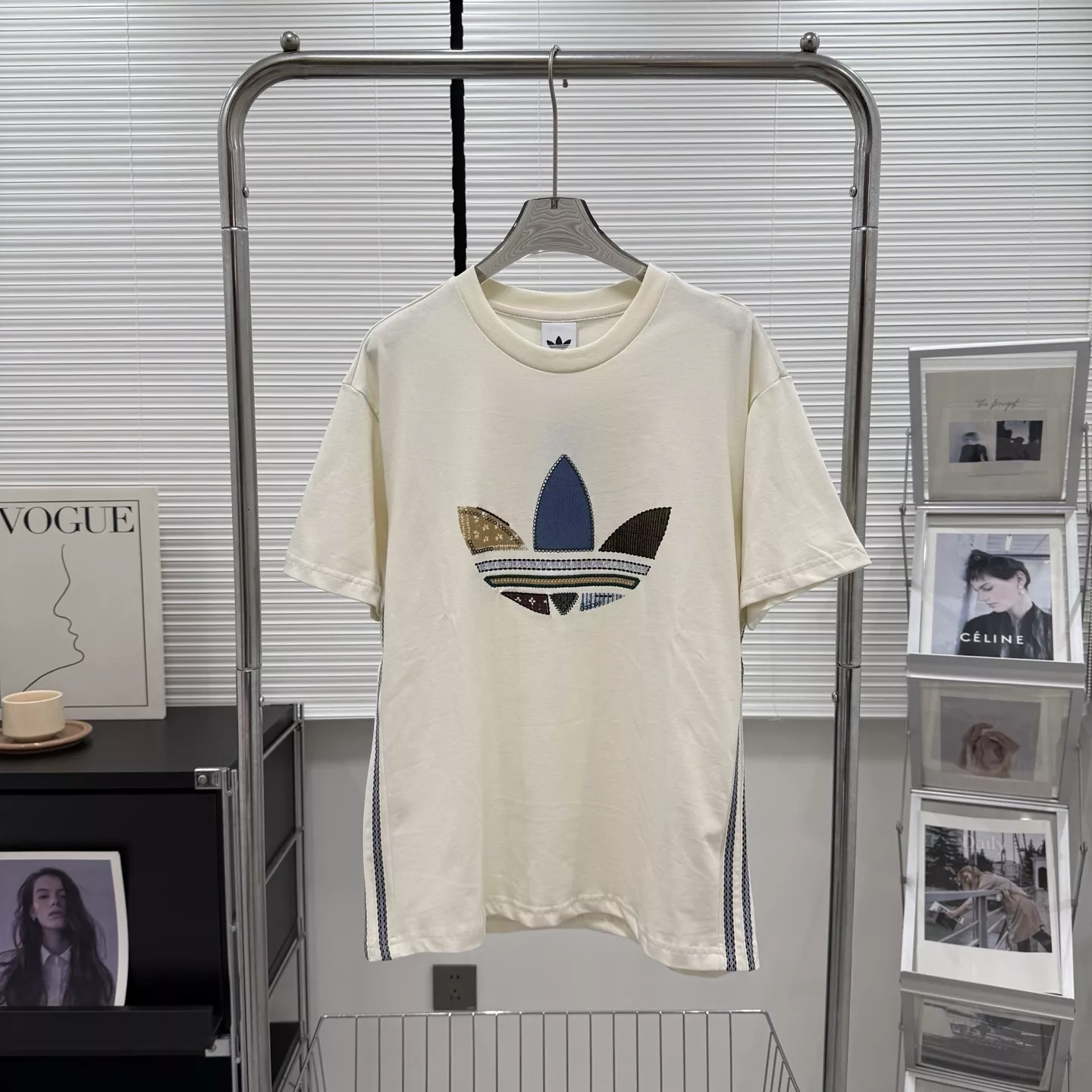 아디다스 투어 티에스 에스 루즈핏 반소매 티셔츠 상세 이미지 2