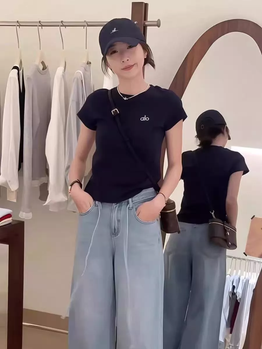 알로 클래식 로고 라운드넥 반소매 티셔츠 상세 이미지 18