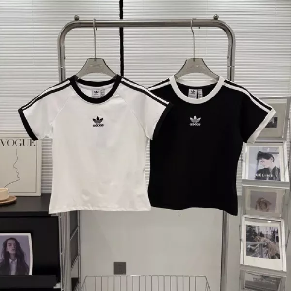 아디다스 여성 크롭 자수 반팔 티셔츠
