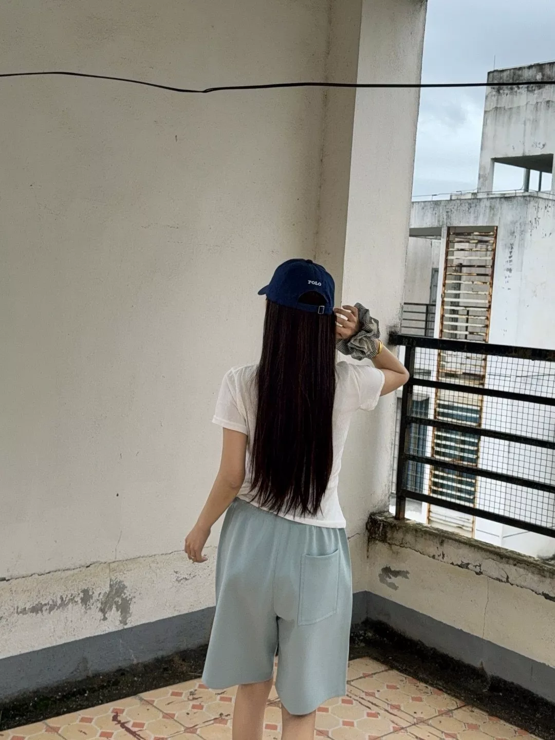 버버리 필기체 로고 플로킹 쇼츠 상세 이미지 12