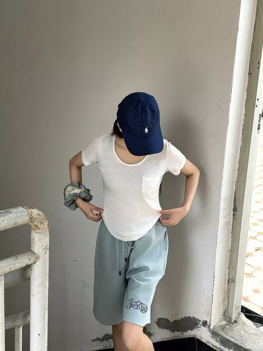 버버리 필기체 로고 플로킹 쇼츠 상세 이미지 16