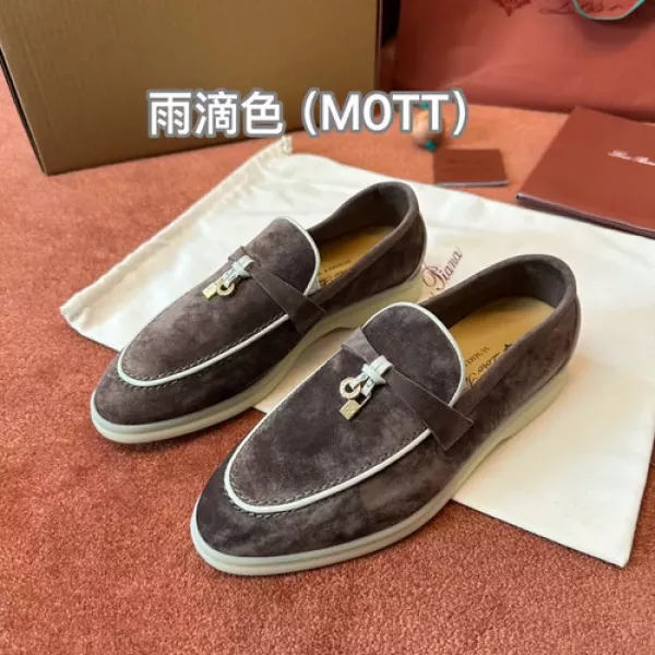 로로피아나 참 장식 모카신 슈즈