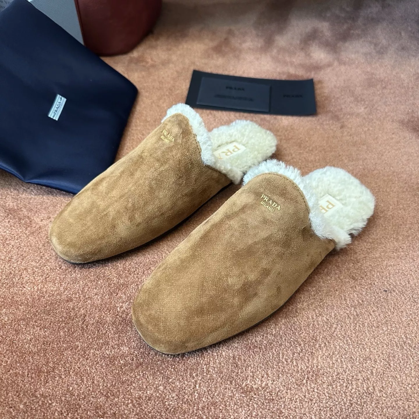 프라다 빈티지 무드 레이스업 로퍼 상세 이미지 2