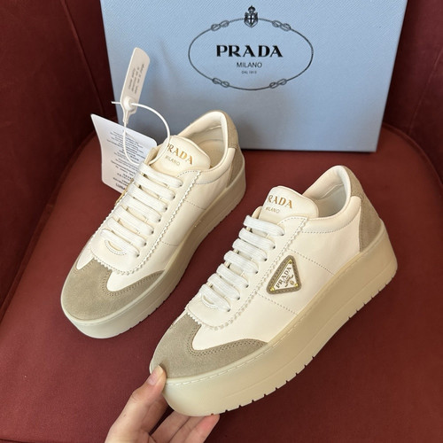 프라다 삼각 로고厚底 레이스업 스니커즈