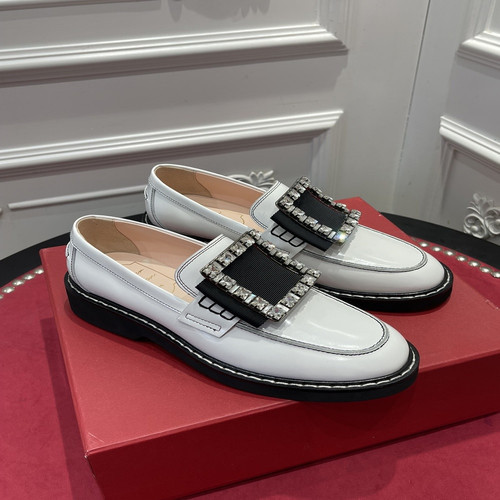 로저비비에 크리스탈 버클 포인트 로퍼