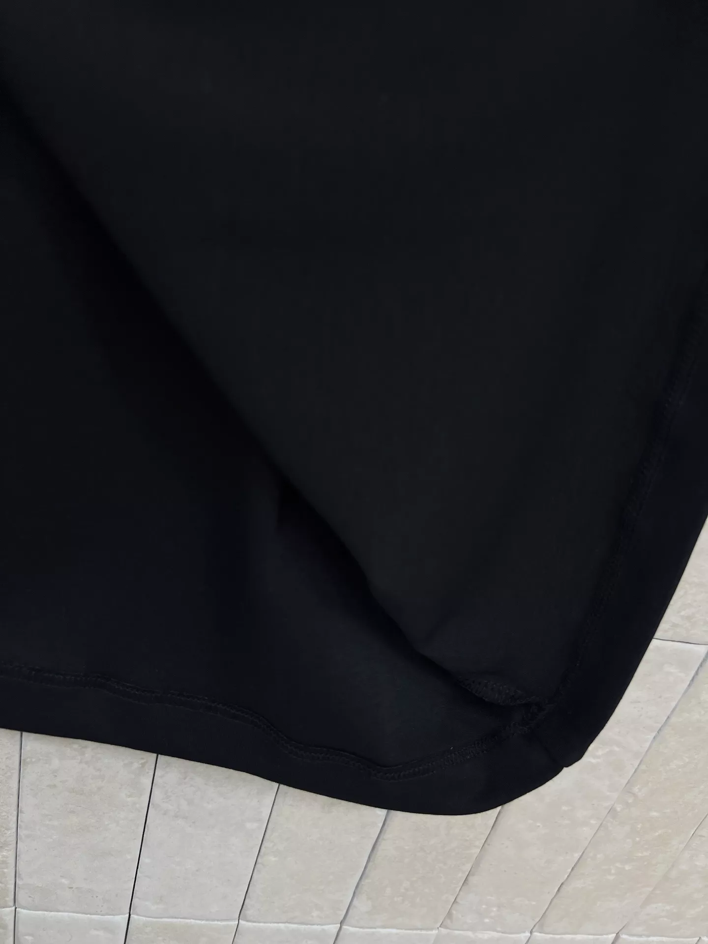루이비통 포켓 프린팅 반소매 티셔츠 상세 이미지 6
