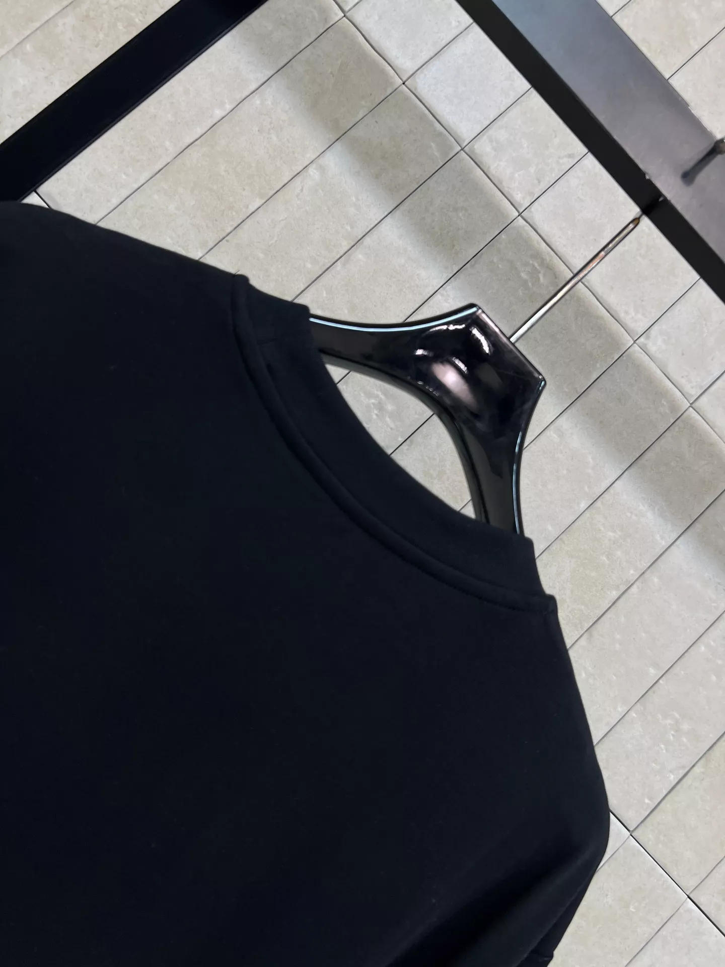 루이비통 포켓 프린팅 반소매 티셔츠 상세 이미지 8