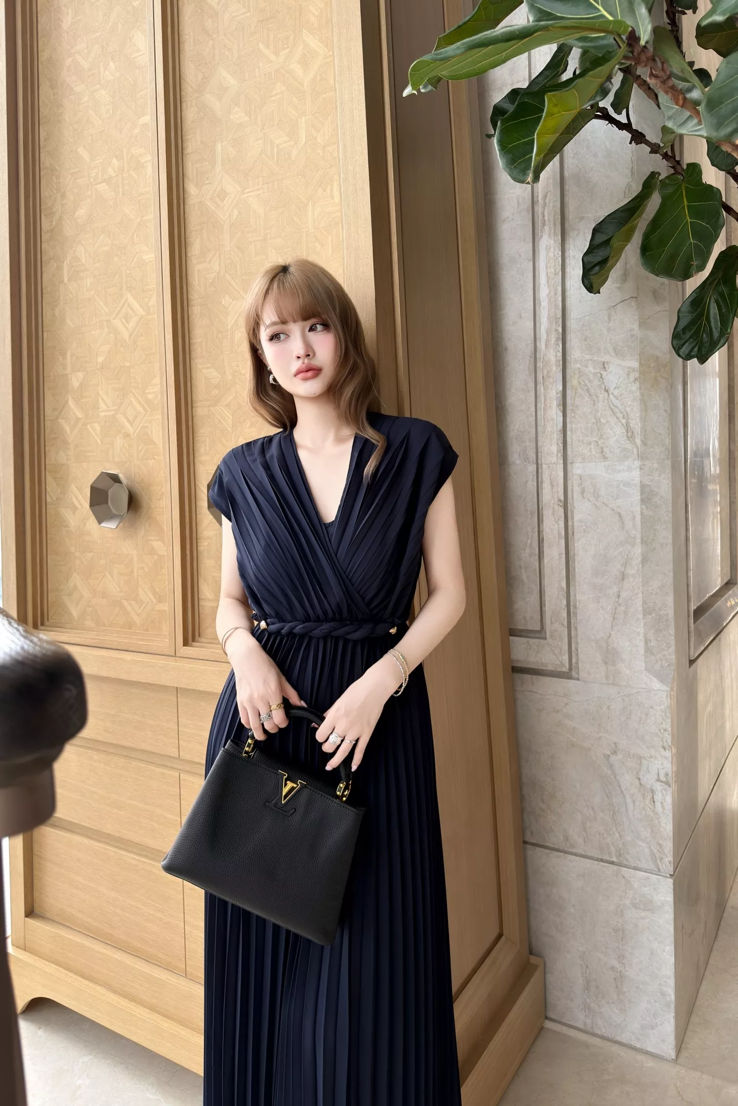 로로피아나 브이넥 플리츠 원피스 상세 이미지 31