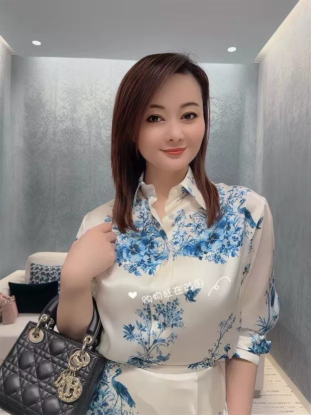 디올 플라워 프린트 와이드 카라 셔츠 상세 이미지 31
