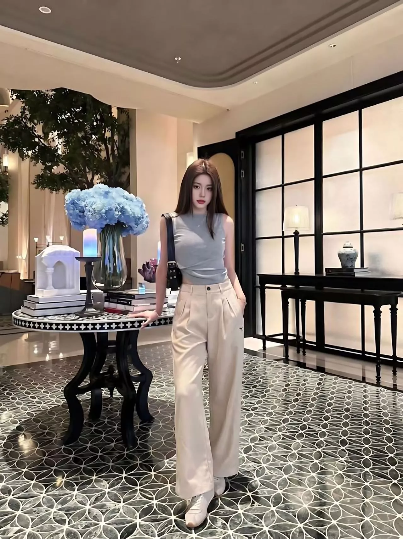 디올 자수 포인트 와이드 팬츠 상세 이미지 15