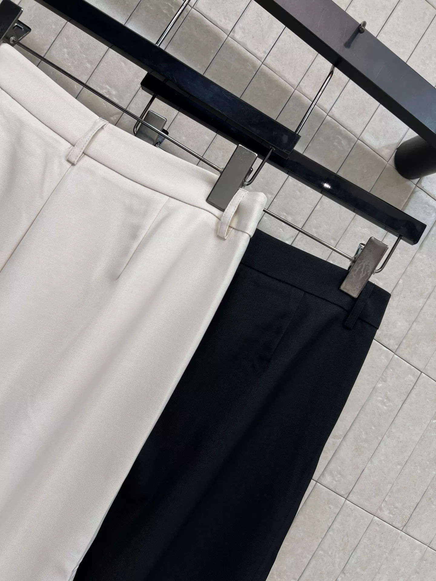 디올 자수 포인트 와이드 팬츠 상세 이미지 8