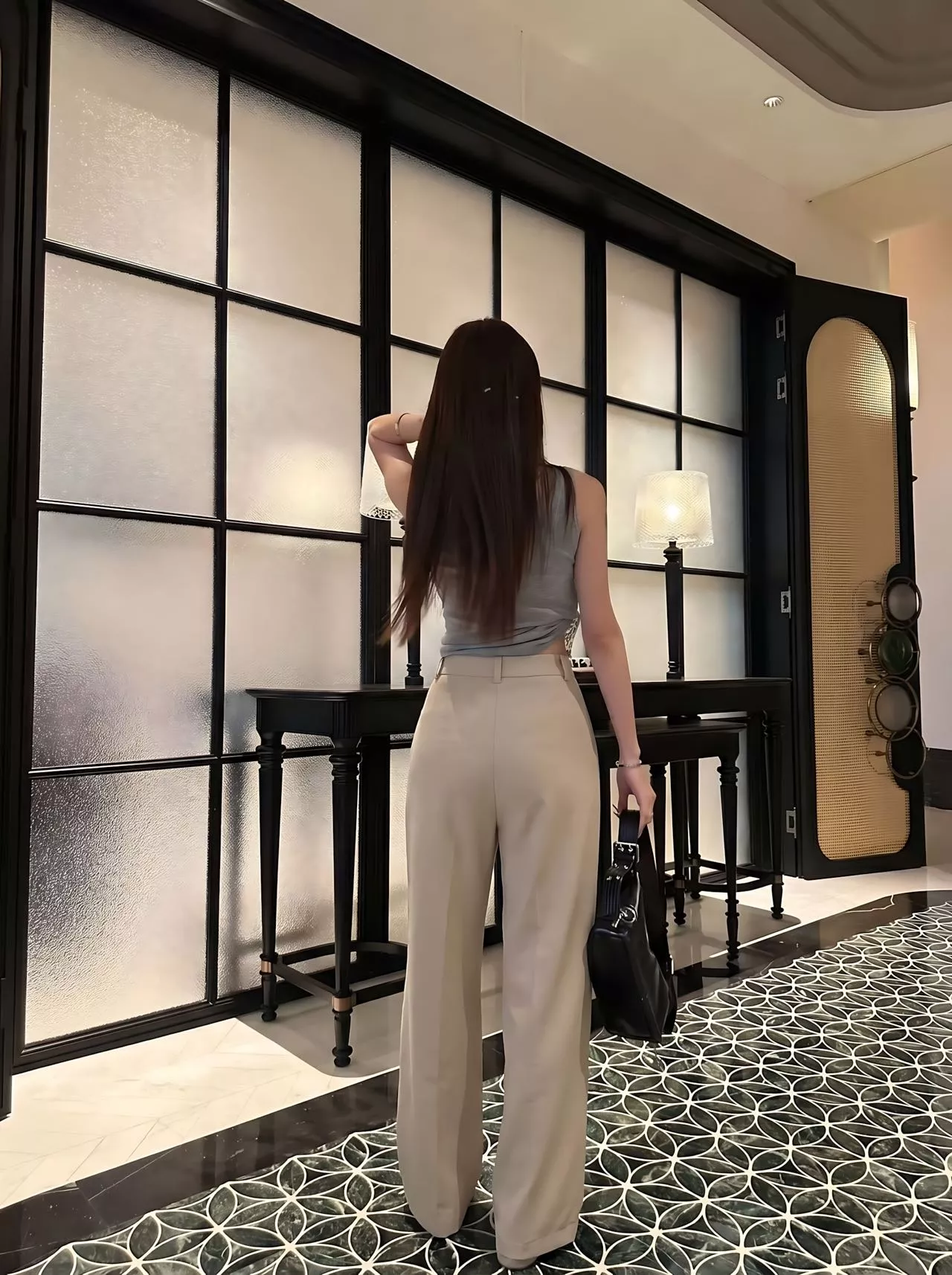 디올 자수 포인트 와이드 팬츠 상세 이미지 16