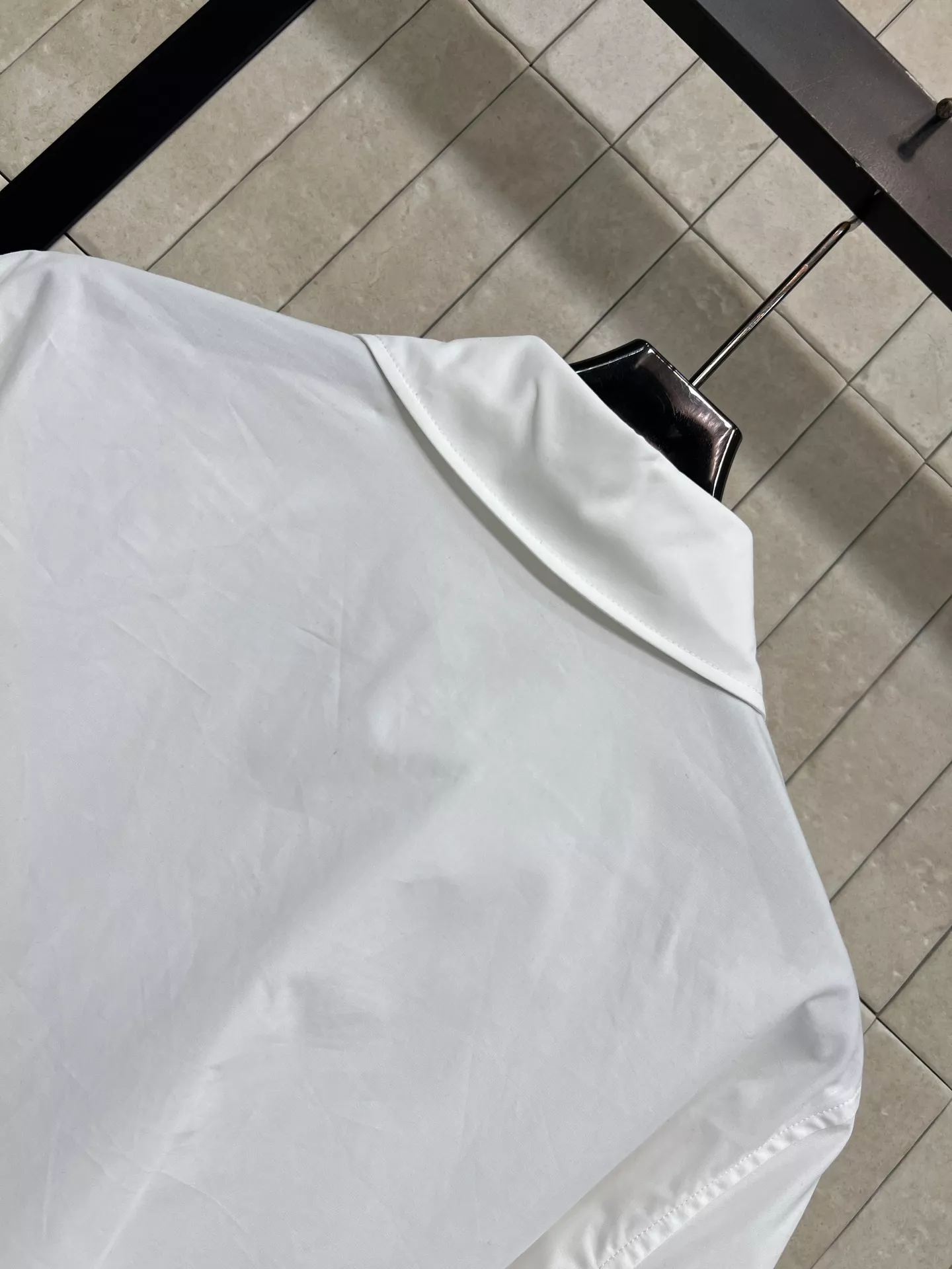 디올 리본 장식 크롭 화이트 셔츠 상세 이미지 8