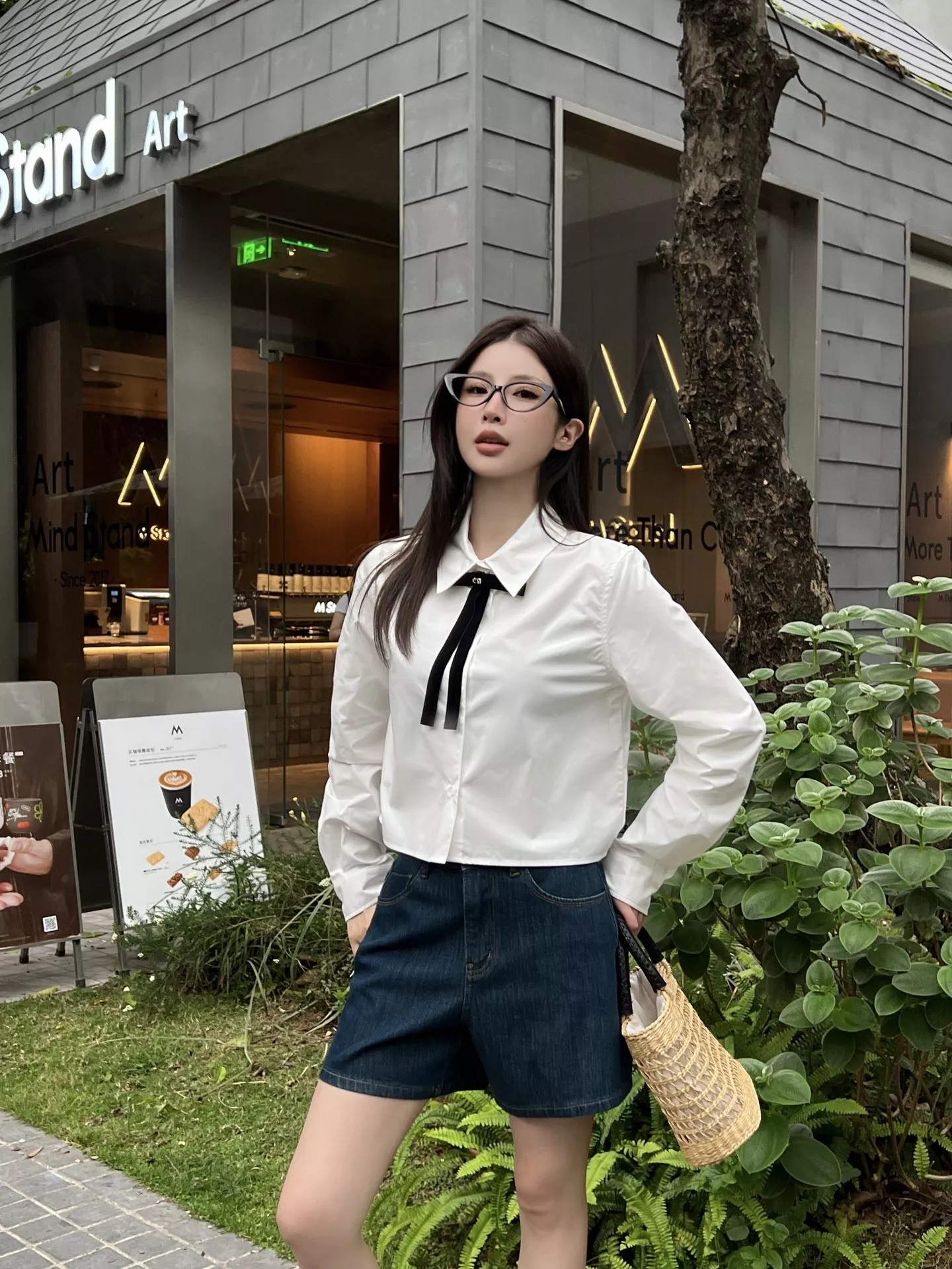 디올 리본 장식 크롭 화이트 셔츠 상세 이미지 12
