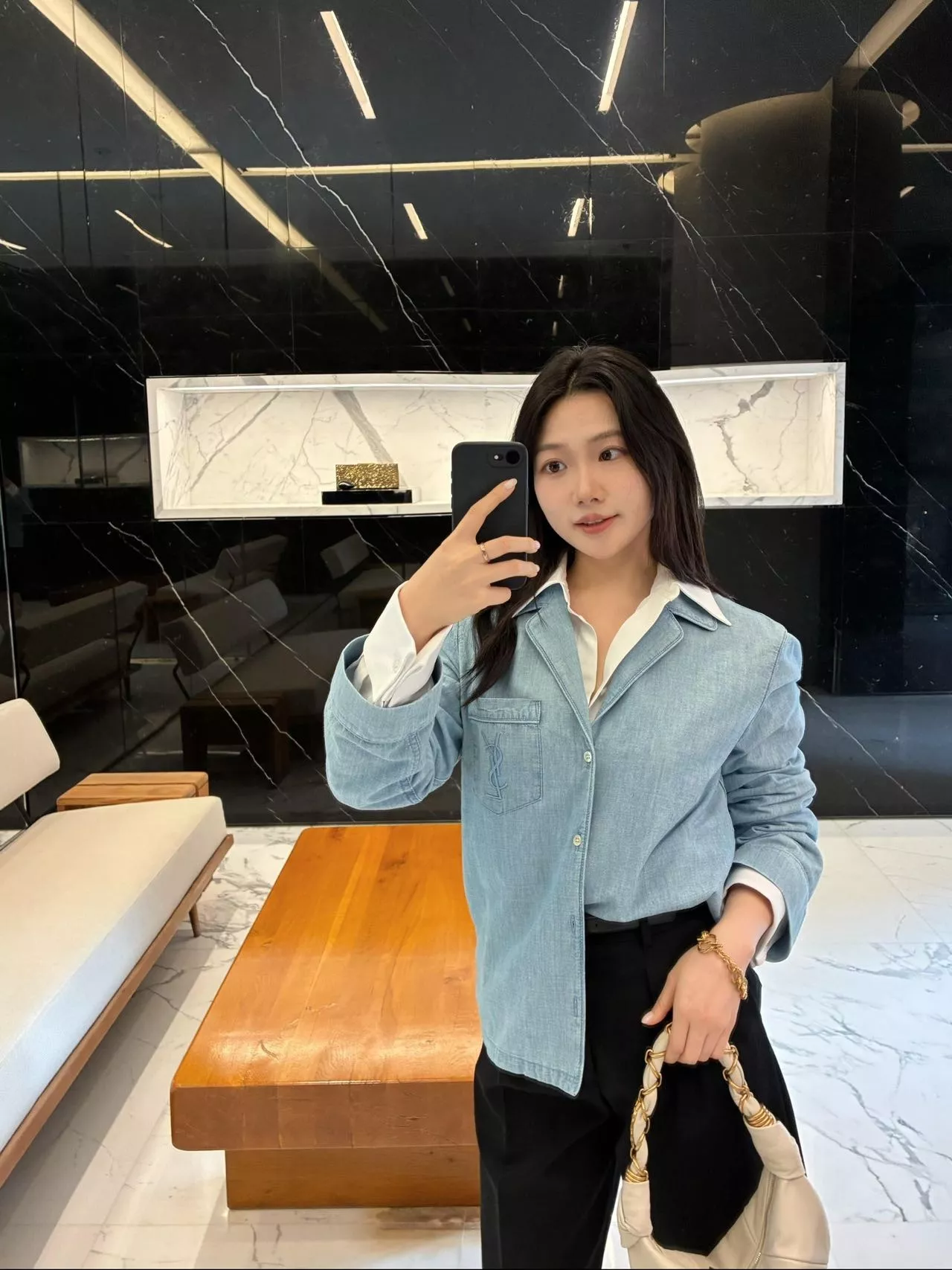 입생로랑 브이넥 롱슬리브 데님 셔츠 상세 이미지 14
