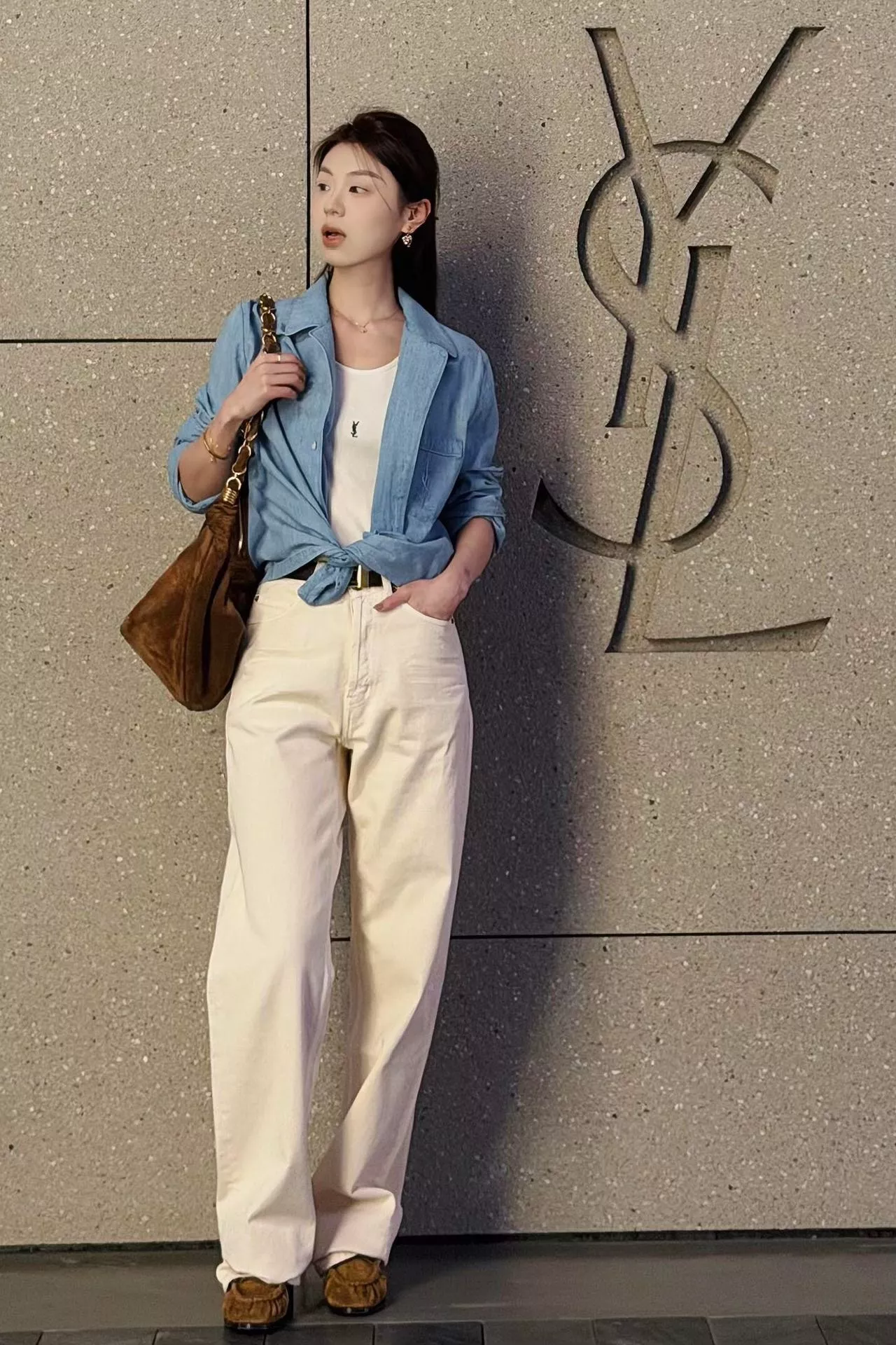 입생로랑 브이넥 롱슬리브 데님 셔츠 상세 이미지 27
