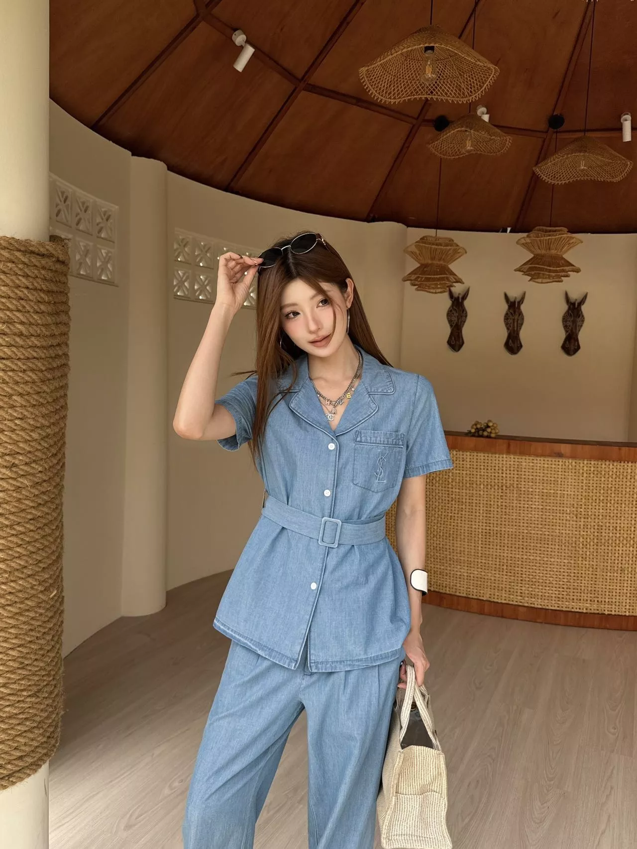 입생로랑 브이넥 반소매 데님 셔츠 상세 이미지 11