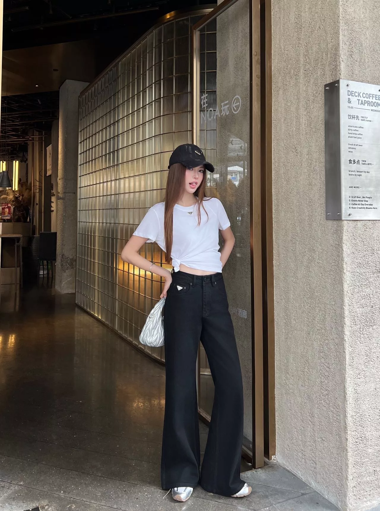 프라다 블랙 하이웨이스트 와이드 데님 팬츠 상세 이미지 16